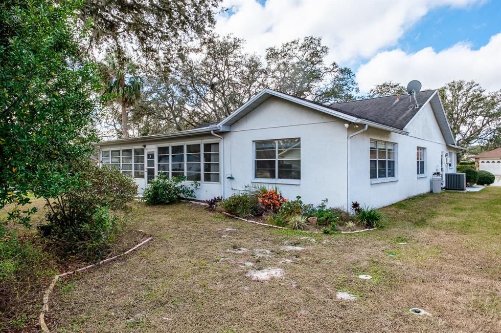 На продажу: $279,900 (2 спален, 2 ванн, 2001 Квадратных фут)