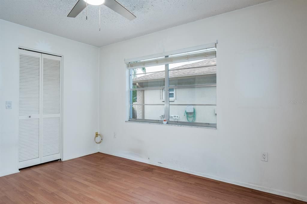 На продажу: $279,900 (2 спален, 2 ванн, 2001 Квадратных фут)