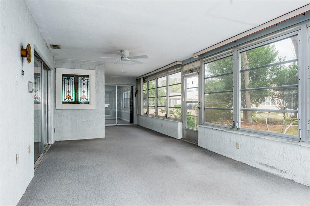 На продажу: $279,900 (2 спален, 2 ванн, 2001 Квадратных фут)