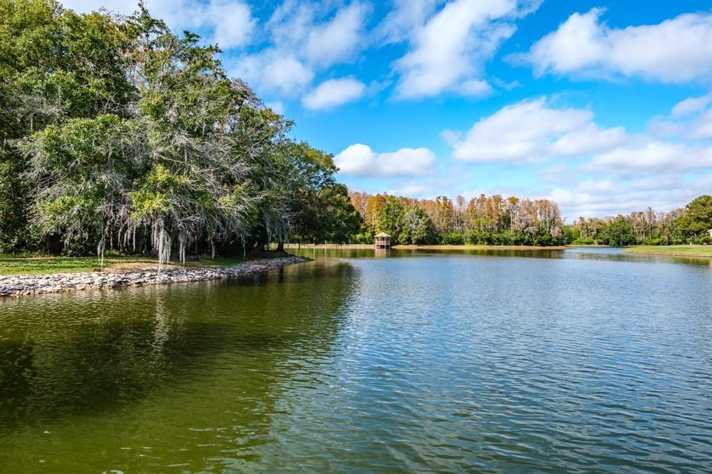 На продажу: $279,900 (2 спален, 2 ванн, 2001 Квадратных фут)