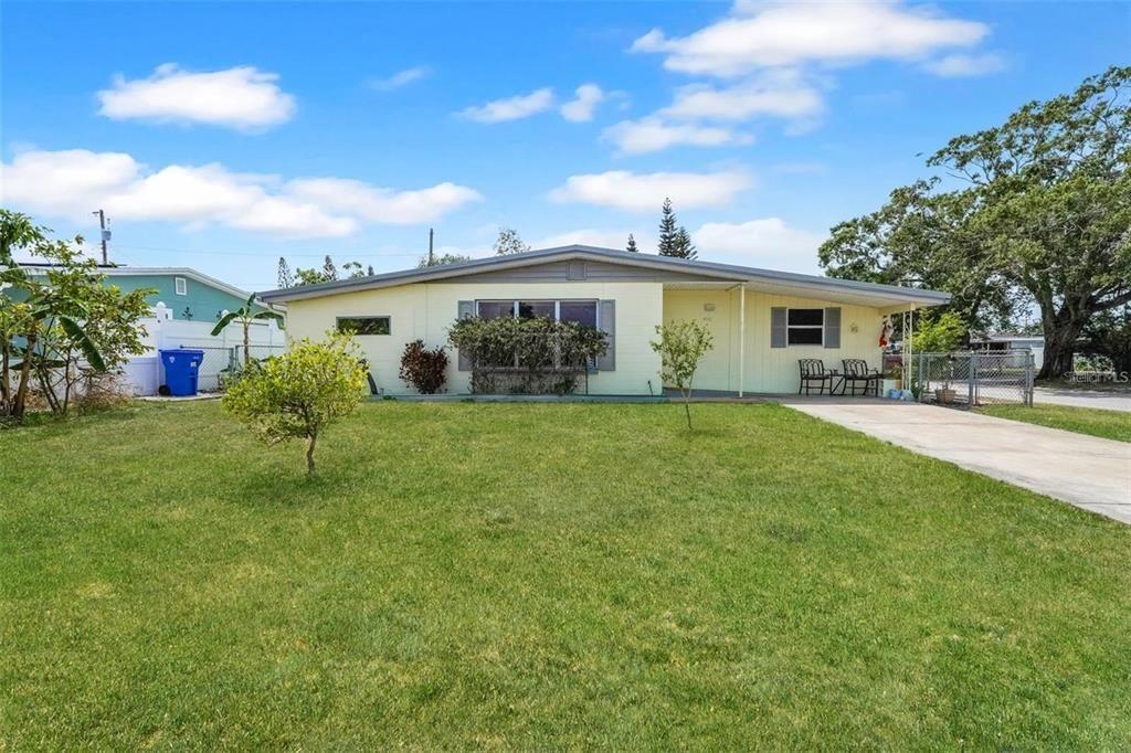 For Sale: $380,000 (4 beds, 2 baths, 1652 Square Feet)