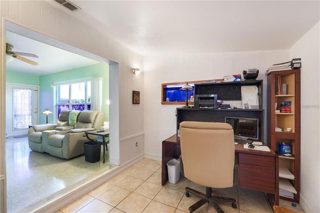 For Sale: $380,000 (4 beds, 2 baths, 1652 Square Feet)