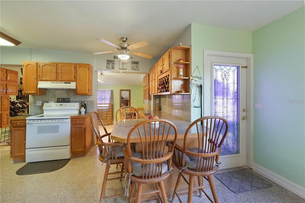 For Sale: $380,000 (4 beds, 2 baths, 1652 Square Feet)