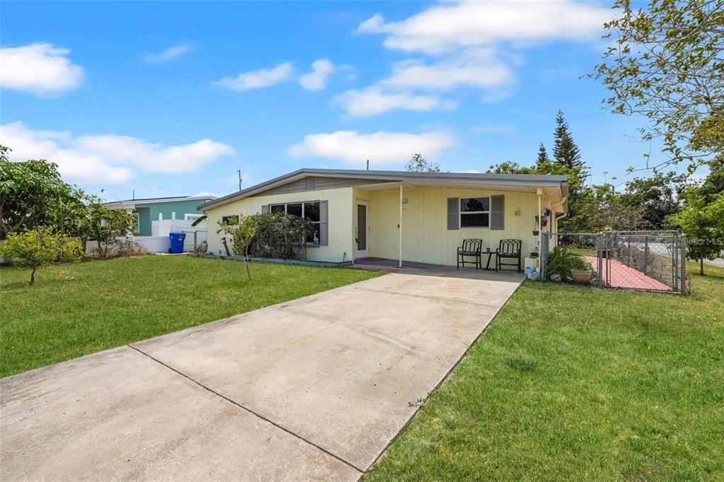 For Sale: $380,000 (4 beds, 2 baths, 1652 Square Feet)