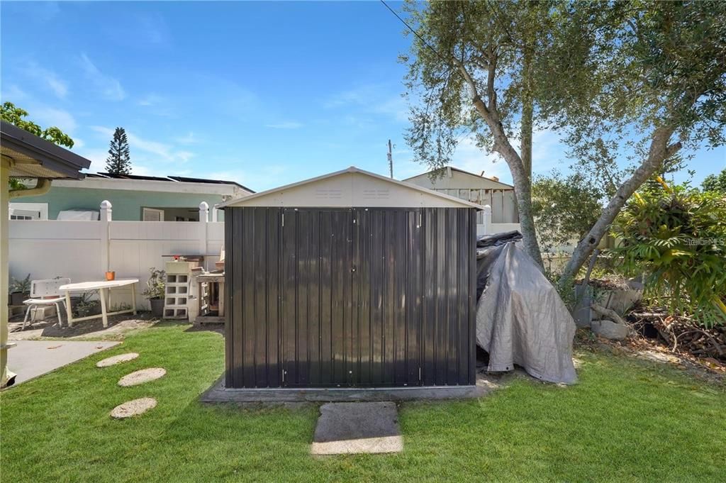 For Sale: $380,000 (4 beds, 2 baths, 1652 Square Feet)