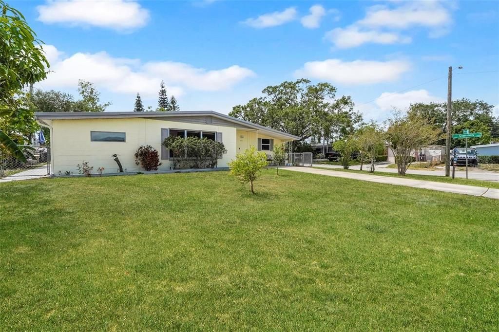 For Sale: $380,000 (4 beds, 2 baths, 1652 Square Feet)