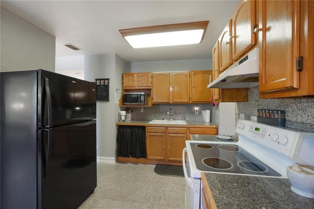 For Sale: $380,000 (4 beds, 2 baths, 1652 Square Feet)