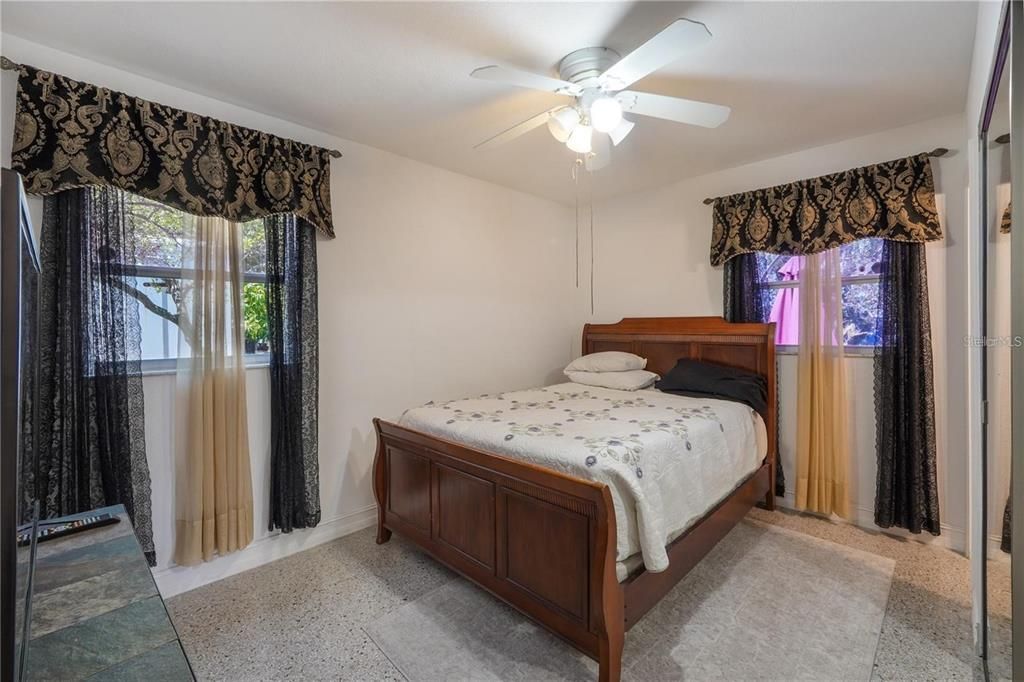 For Sale: $380,000 (4 beds, 2 baths, 1652 Square Feet)