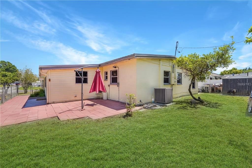 For Sale: $380,000 (4 beds, 2 baths, 1652 Square Feet)