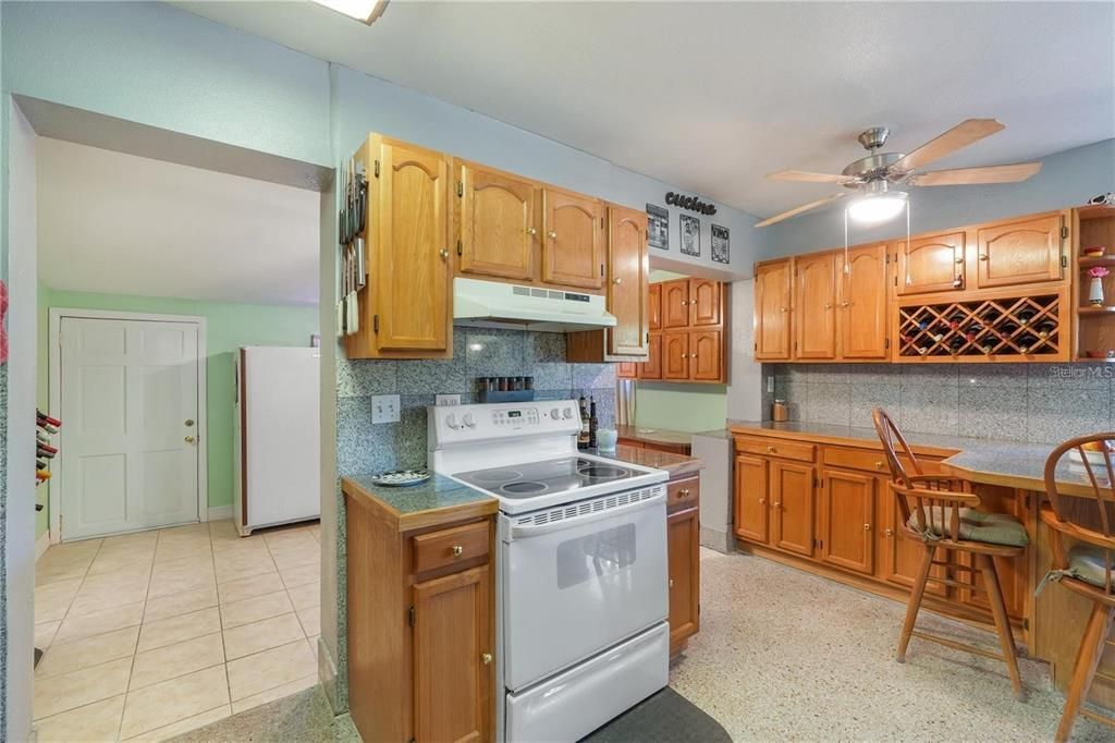 For Sale: $380,000 (4 beds, 2 baths, 1652 Square Feet)
