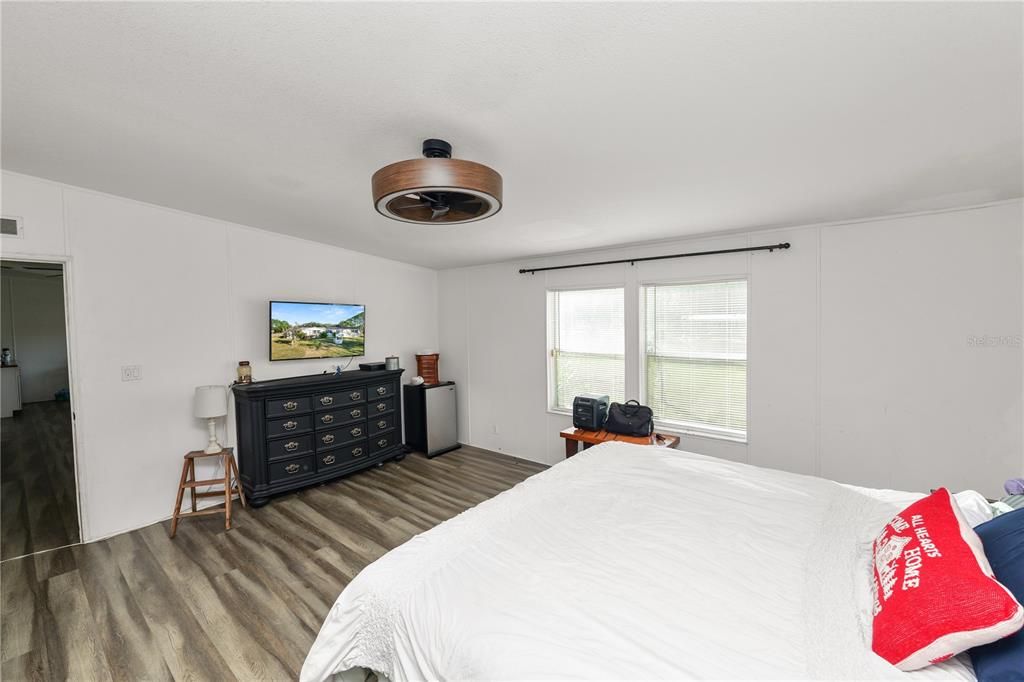 For Sale: $325,000 (4 beds, 2 baths, 2432 Square Feet)