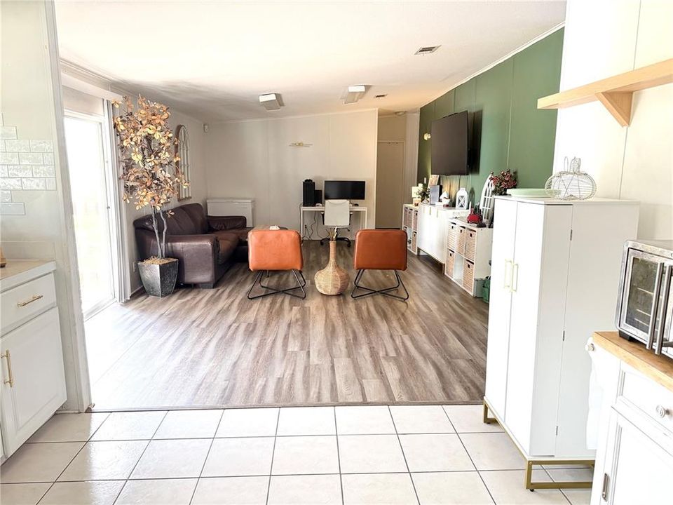 For Sale: $325,000 (4 beds, 2 baths, 2432 Square Feet)