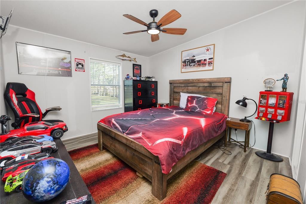 For Sale: $325,000 (4 beds, 2 baths, 2432 Square Feet)