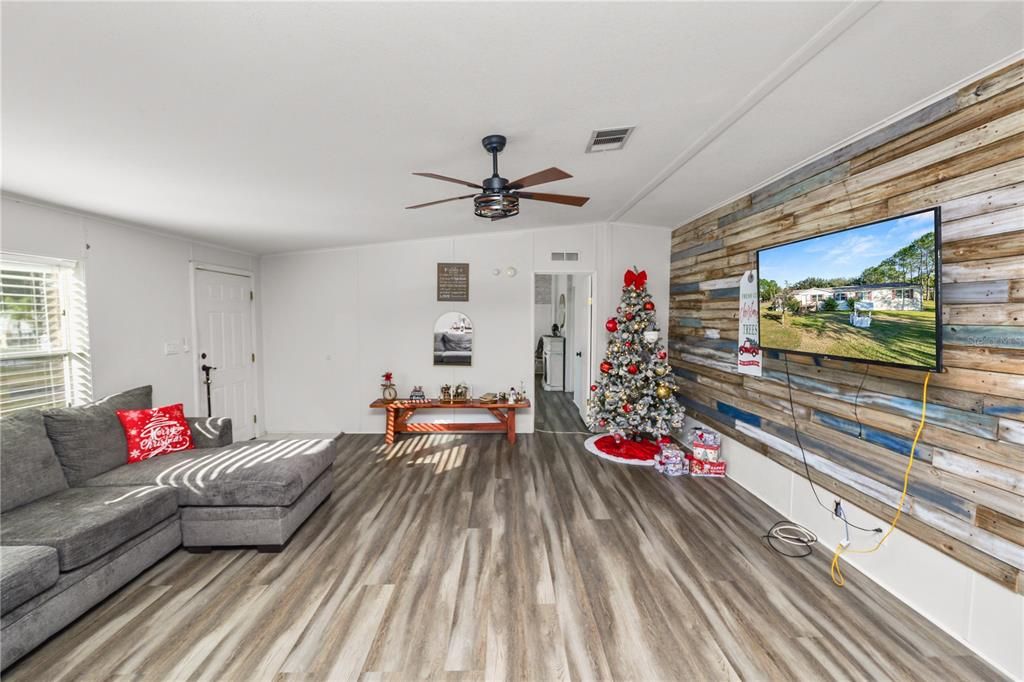 For Sale: $325,000 (4 beds, 2 baths, 2432 Square Feet)