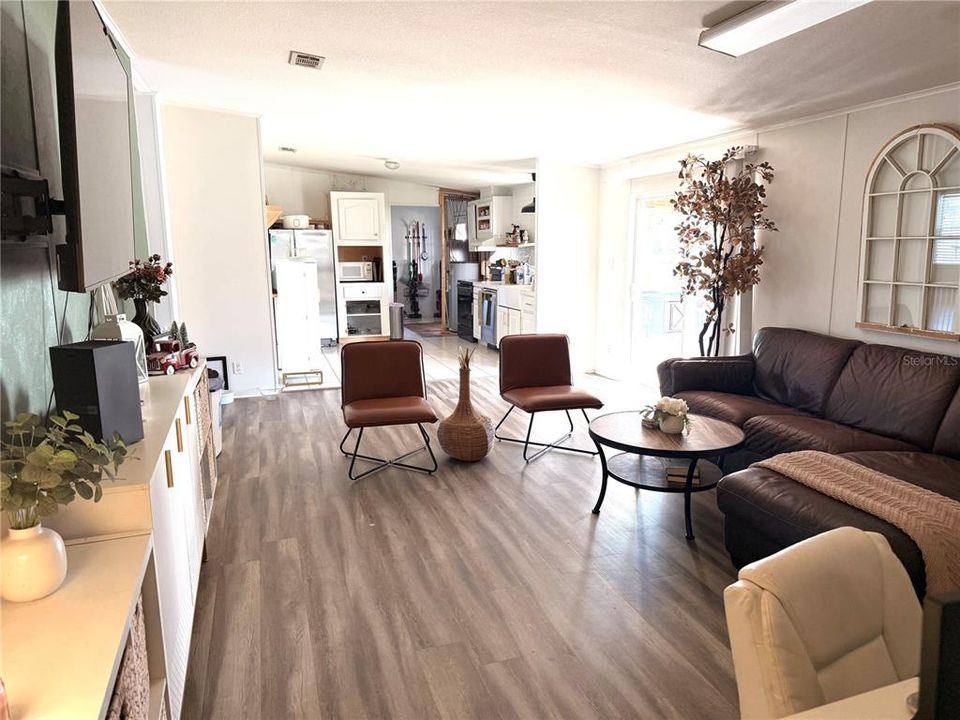 For Sale: $325,000 (4 beds, 2 baths, 2432 Square Feet)