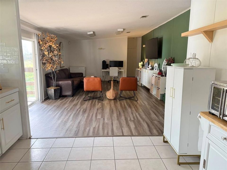 For Sale: $325,000 (4 beds, 2 baths, 2432 Square Feet)