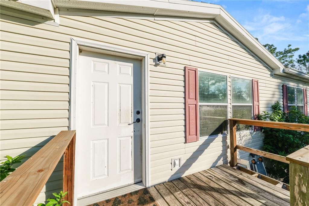 For Sale: $325,000 (4 beds, 2 baths, 2432 Square Feet)