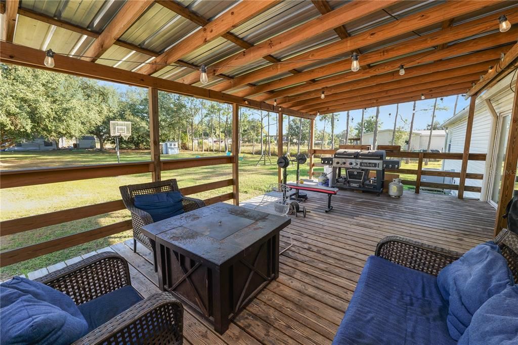 For Sale: $325,000 (4 beds, 2 baths, 2432 Square Feet)