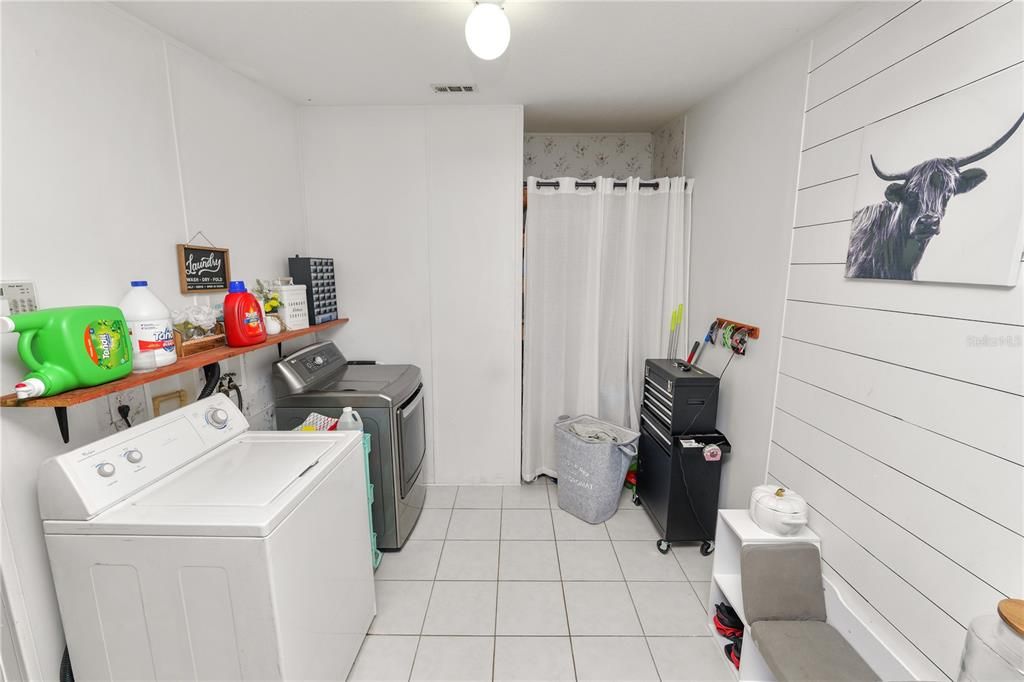 For Sale: $325,000 (4 beds, 2 baths, 2432 Square Feet)