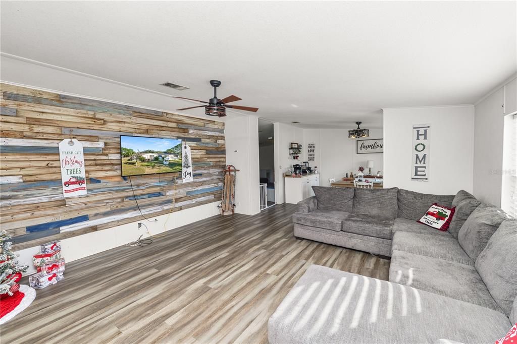 For Sale: $325,000 (4 beds, 2 baths, 2432 Square Feet)