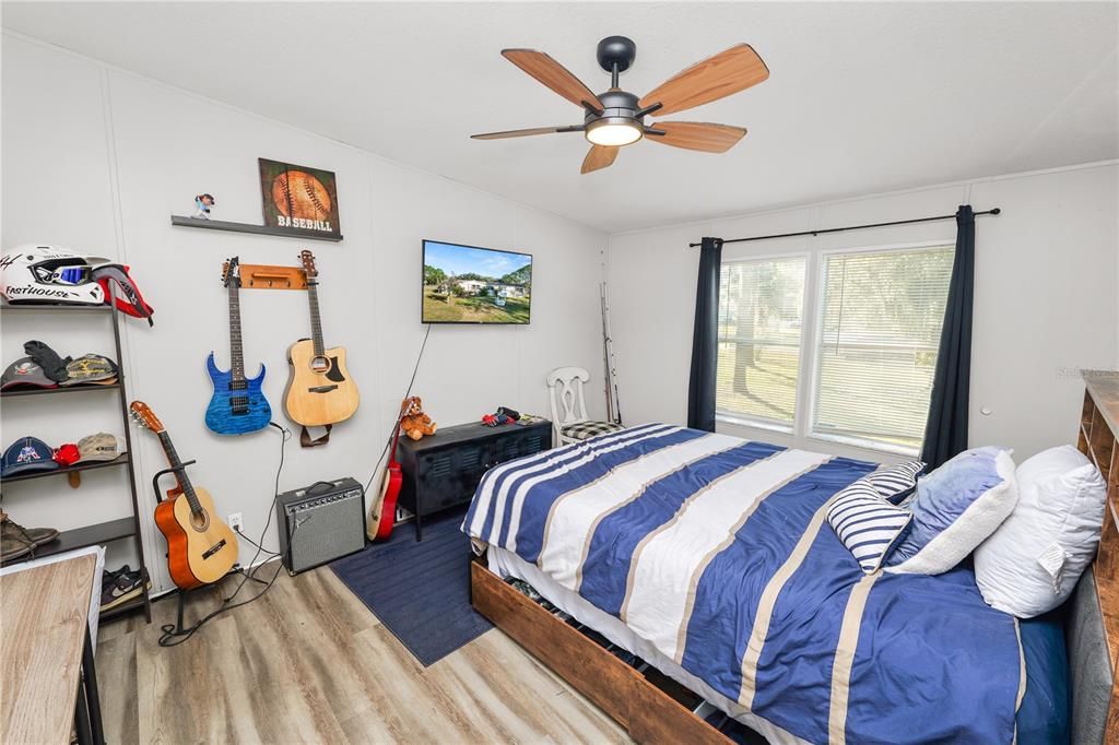 For Sale: $325,000 (4 beds, 2 baths, 2432 Square Feet)