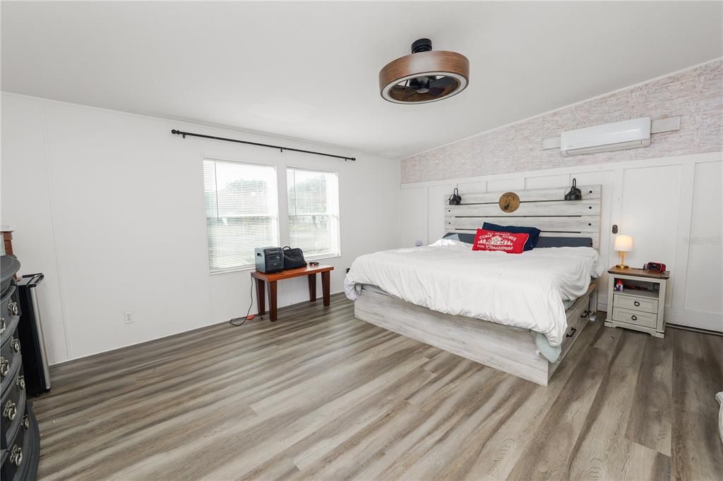 For Sale: $325,000 (4 beds, 2 baths, 2432 Square Feet)