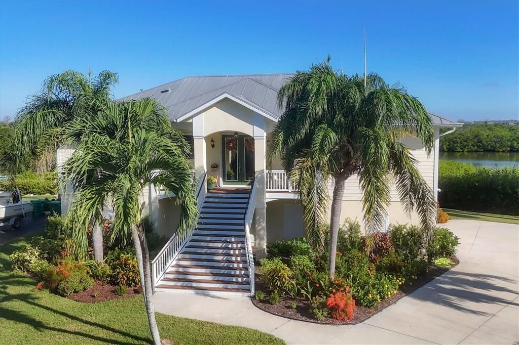 En Venta: $995,000 (3 camas, 2 baños, 1570 Pies cuadrados)