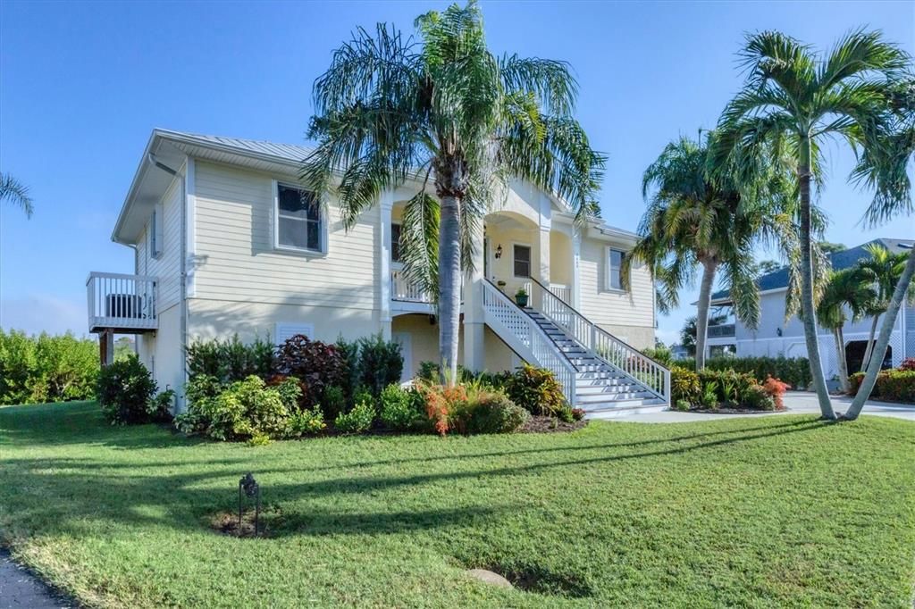 En Venta: $995,000 (3 camas, 2 baños, 1570 Pies cuadrados)