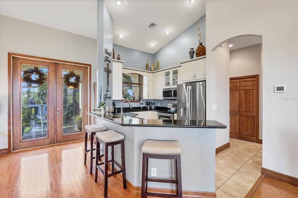 En Venta: $995,000 (3 camas, 2 baños, 1570 Pies cuadrados)