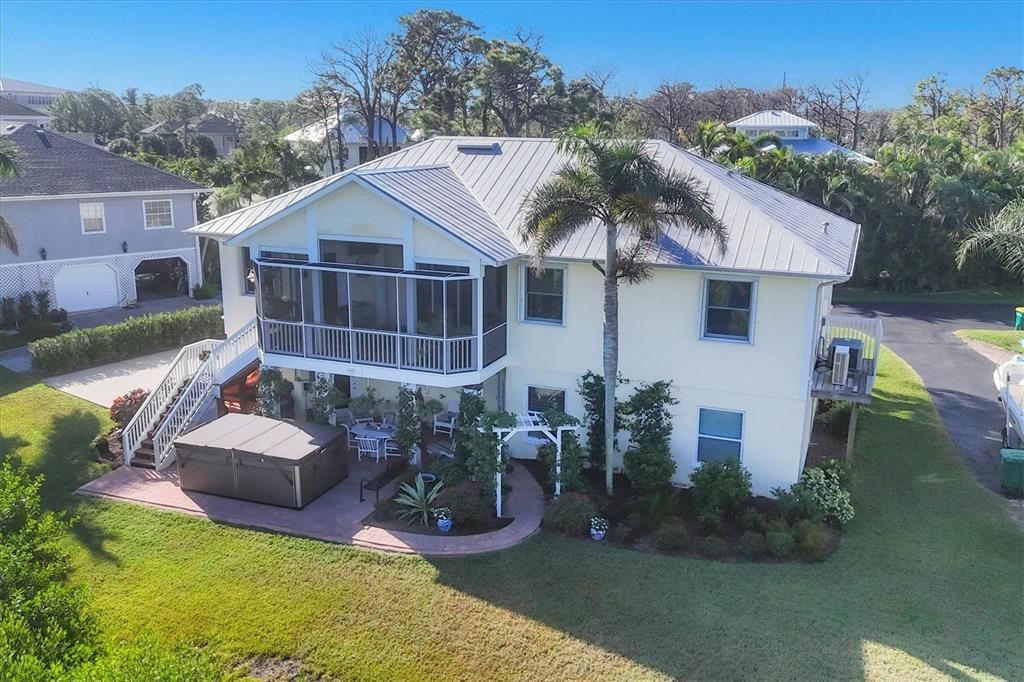 En Venta: $995,000 (3 camas, 2 baños, 1570 Pies cuadrados)