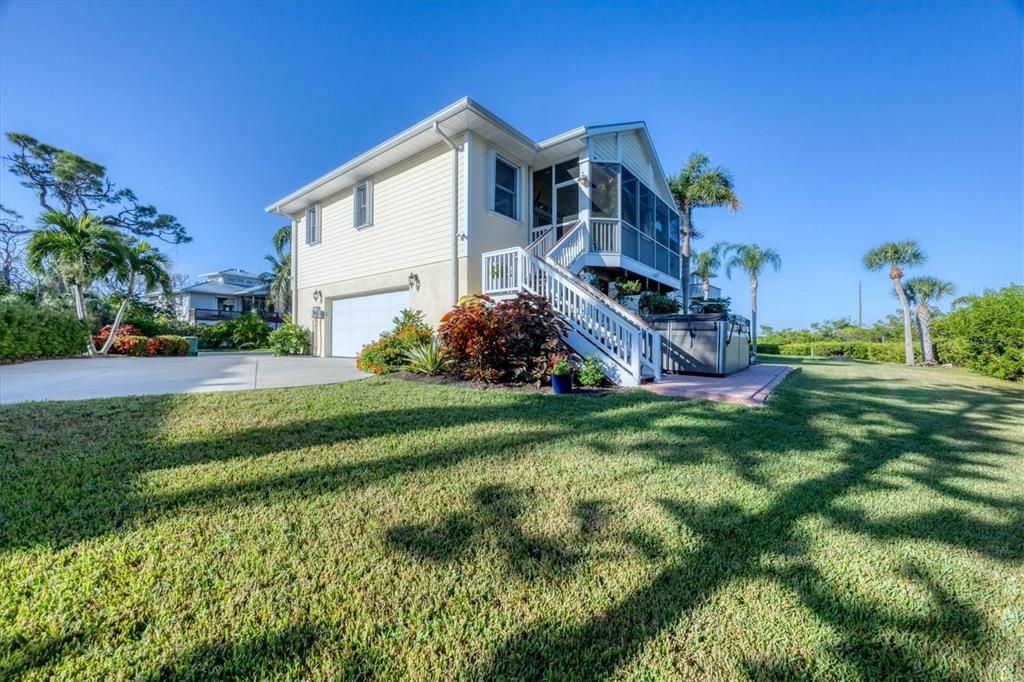 En Venta: $995,000 (3 camas, 2 baños, 1570 Pies cuadrados)