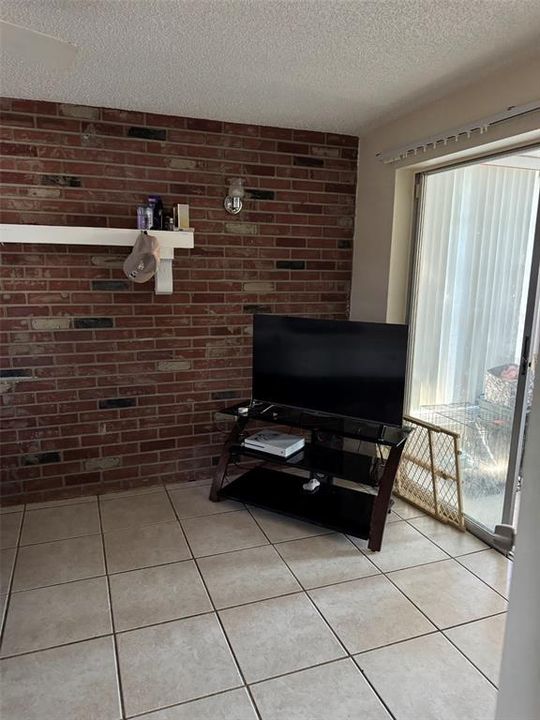 En Renta: $1,550 (3 camas, 1 baños, 1008 Pies cuadrados)