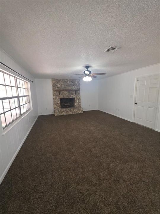 For Rent: $1,850 (3 beds, 2 baths, 1764 Square Feet)