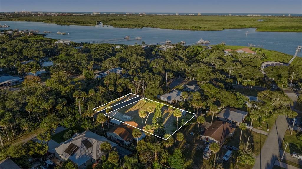 待售: $350,000 (0.34 acres)