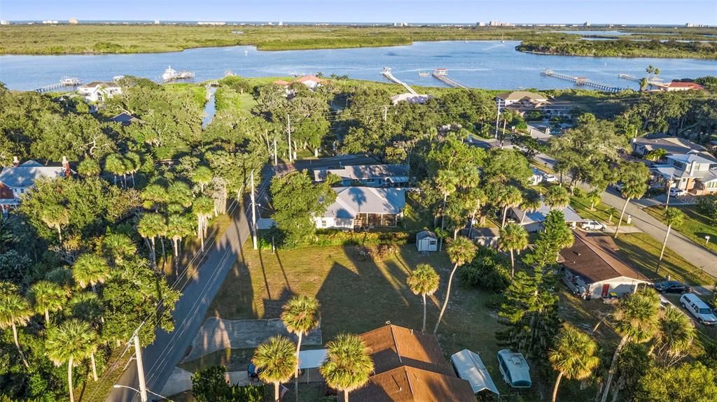 待售: $350,000 (0.34 acres)