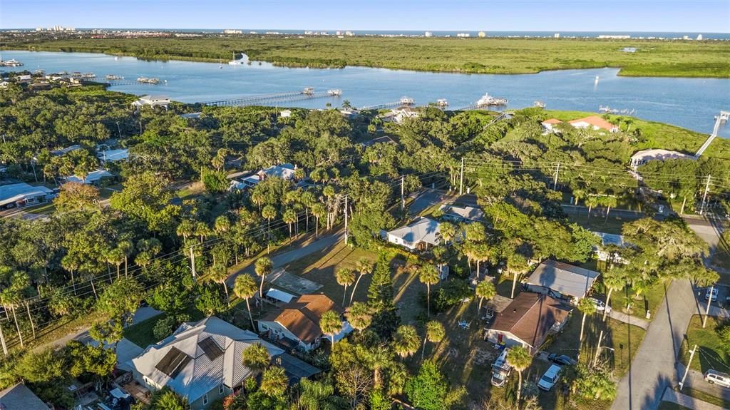 待售: $350,000 (0.34 acres)