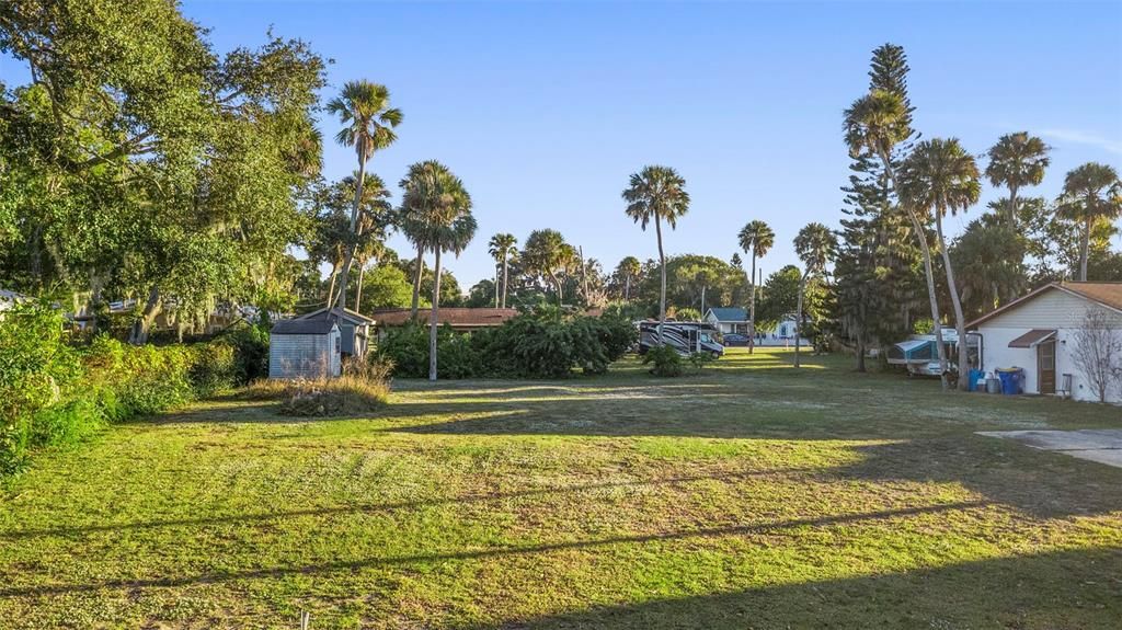 待售: $350,000 (0.34 acres)