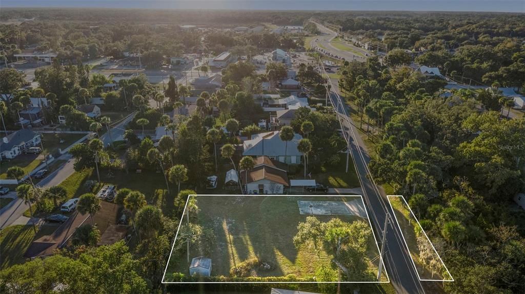 待售: $350,000 (0.34 acres)