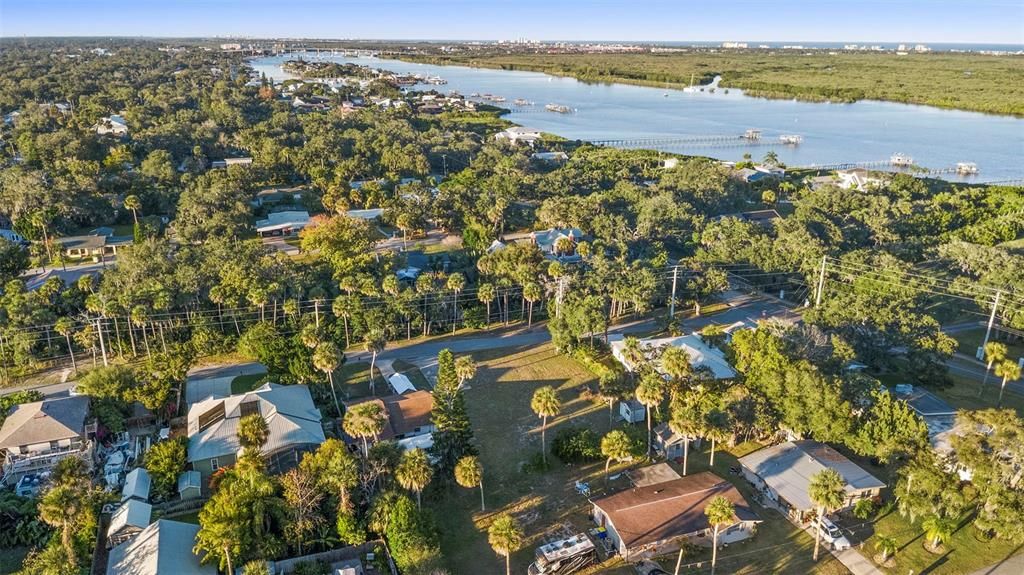 待售: $350,000 (0.34 acres)