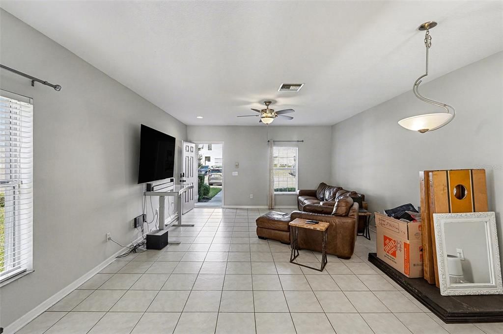 For Sale: $240,000 (2 beds, 2 baths, 1248 Square Feet)
