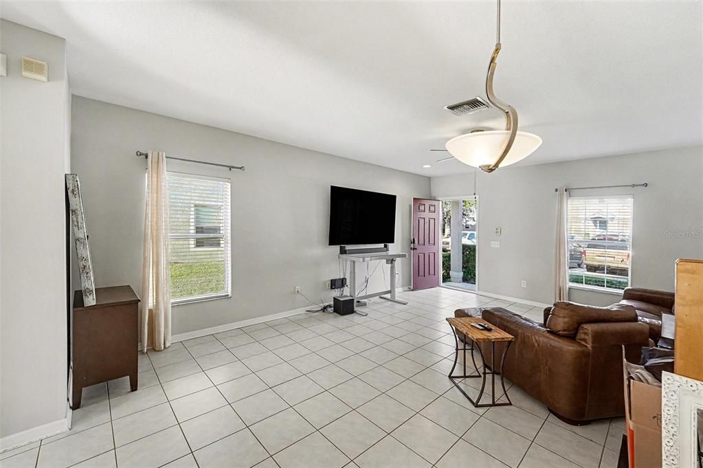 For Sale: $240,000 (2 beds, 2 baths, 1248 Square Feet)