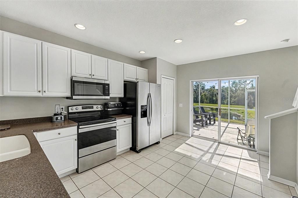 For Sale: $240,000 (2 beds, 2 baths, 1248 Square Feet)