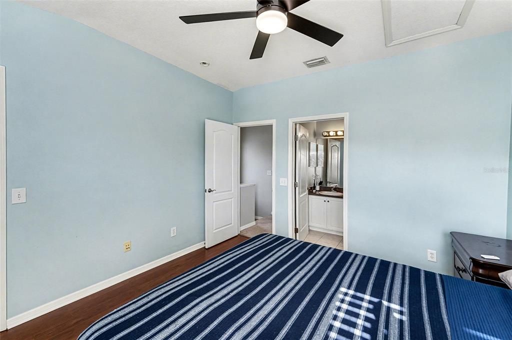 For Sale: $240,000 (2 beds, 2 baths, 1248 Square Feet)