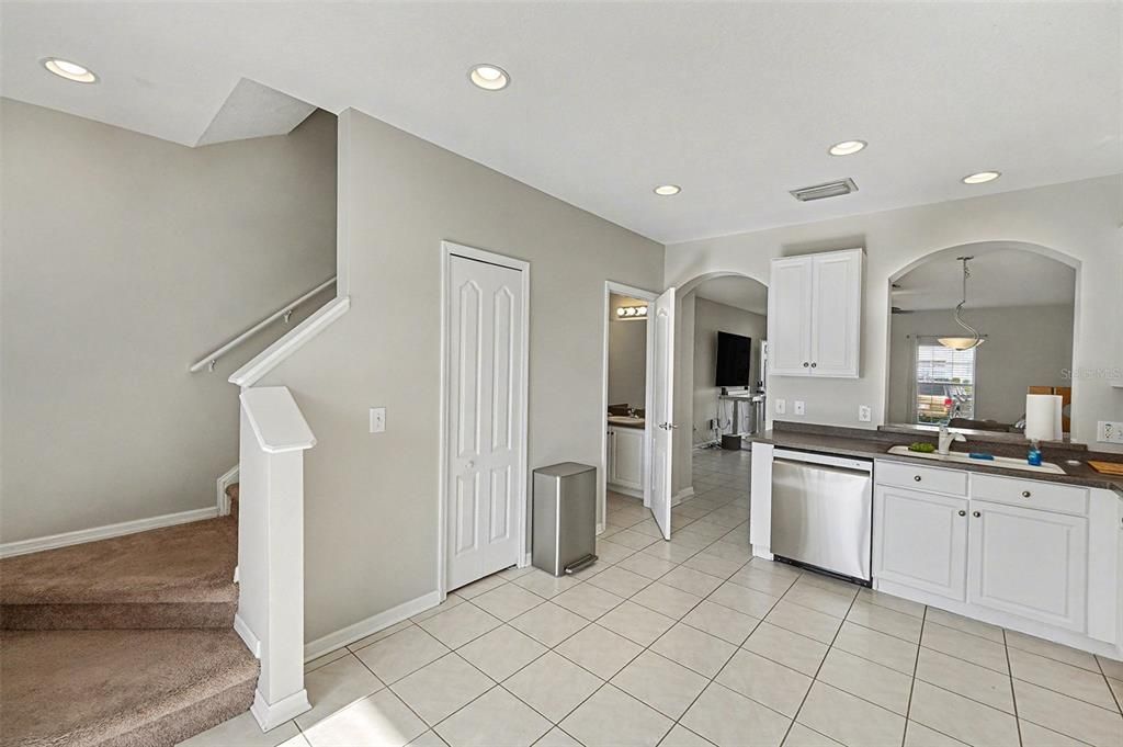 For Sale: $240,000 (2 beds, 2 baths, 1248 Square Feet)