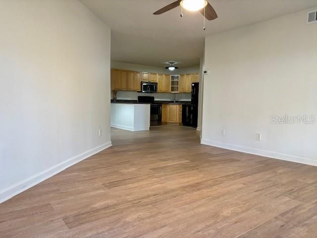 For Sale: $155,000 (2 beds, 2 baths, 1090 Square Feet)