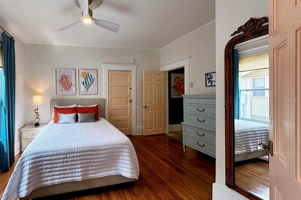 For Rent: $3,250 (2 beds, 2 baths, 1200 Square Feet)