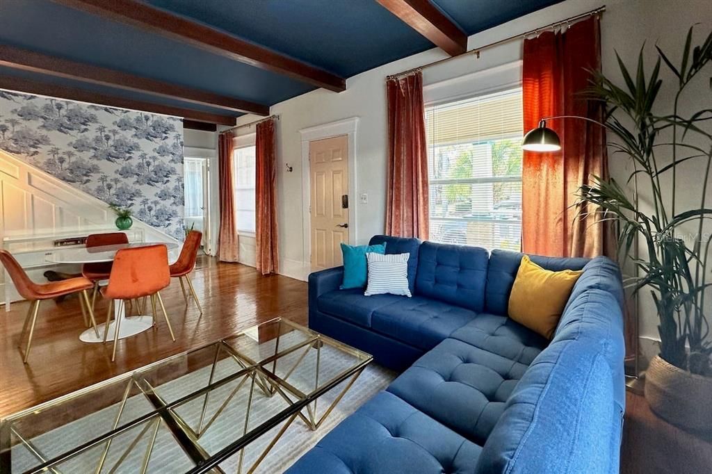 For Rent: $3,250 (2 beds, 2 baths, 1200 Square Feet)