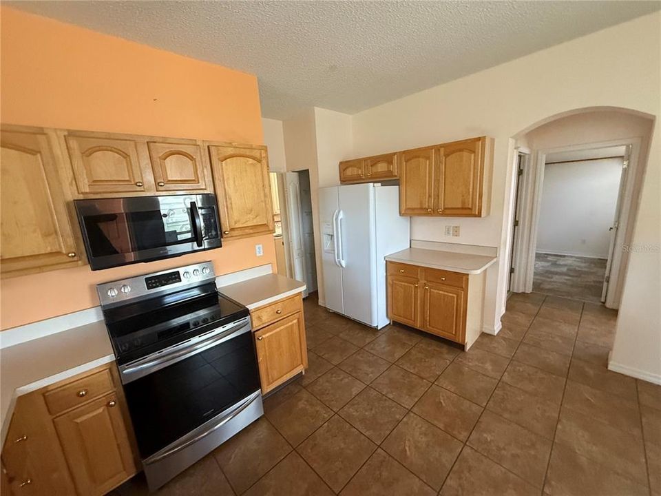 待售: $235,000 (3 贝兹, 2 浴室, 1301 平方英尺)