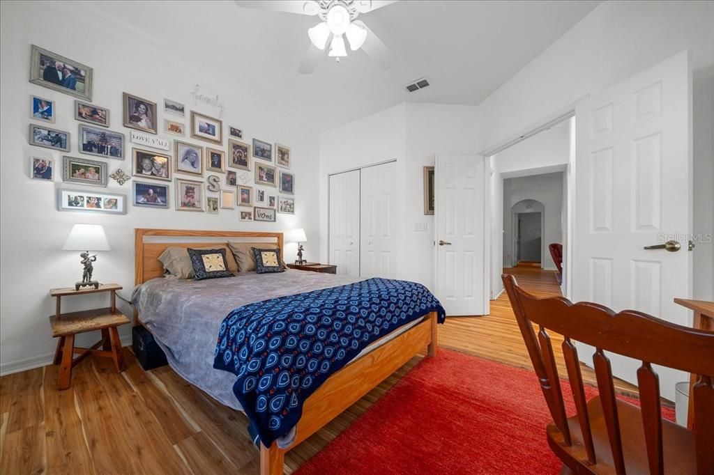 En Venta: $325,000 (3 camas, 2 baños, 2030 Pies cuadrados)