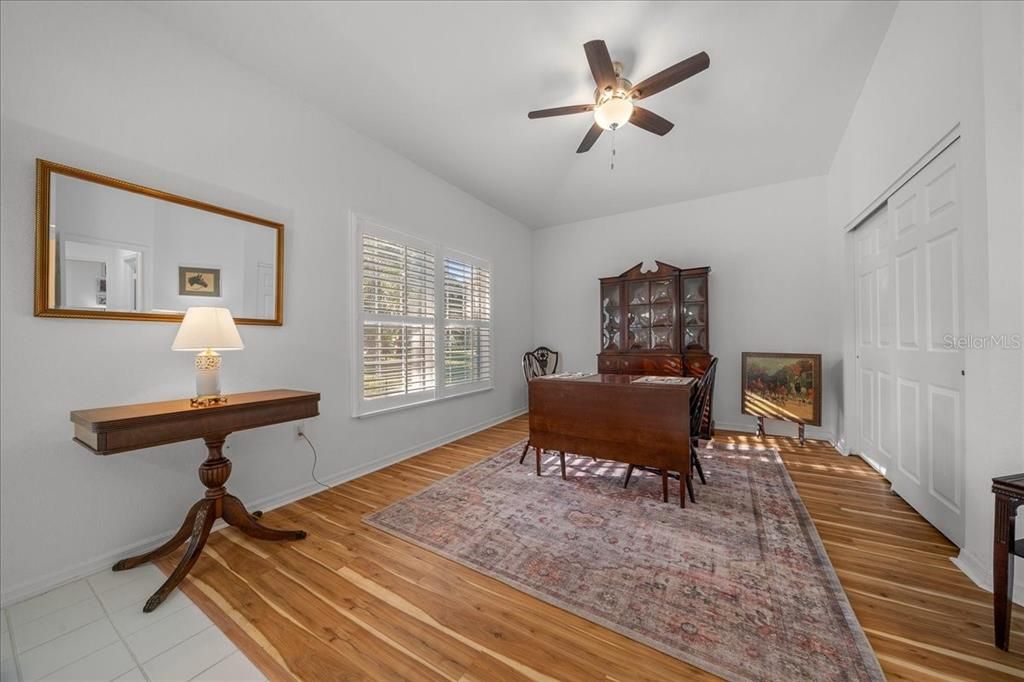 En Venta: $325,000 (3 camas, 2 baños, 2030 Pies cuadrados)